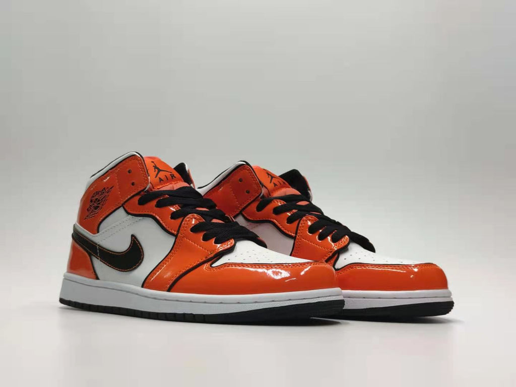 Air Jordan 1 Mid SE 'Turf Orange'