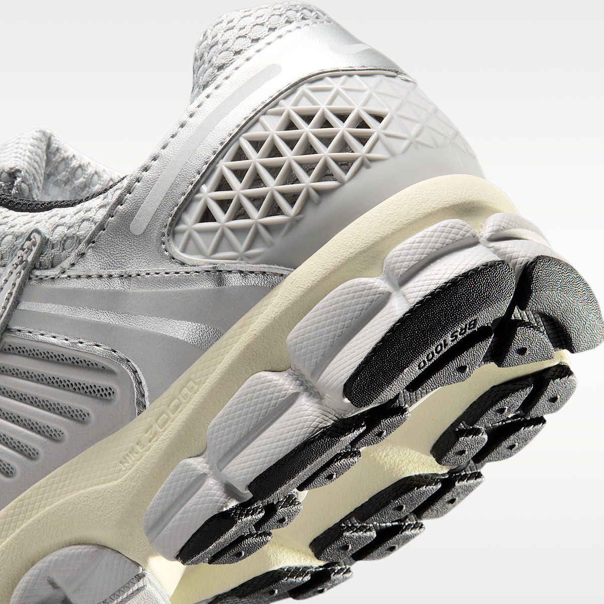 Zoom Vomero 5 Grey Fog Chrome