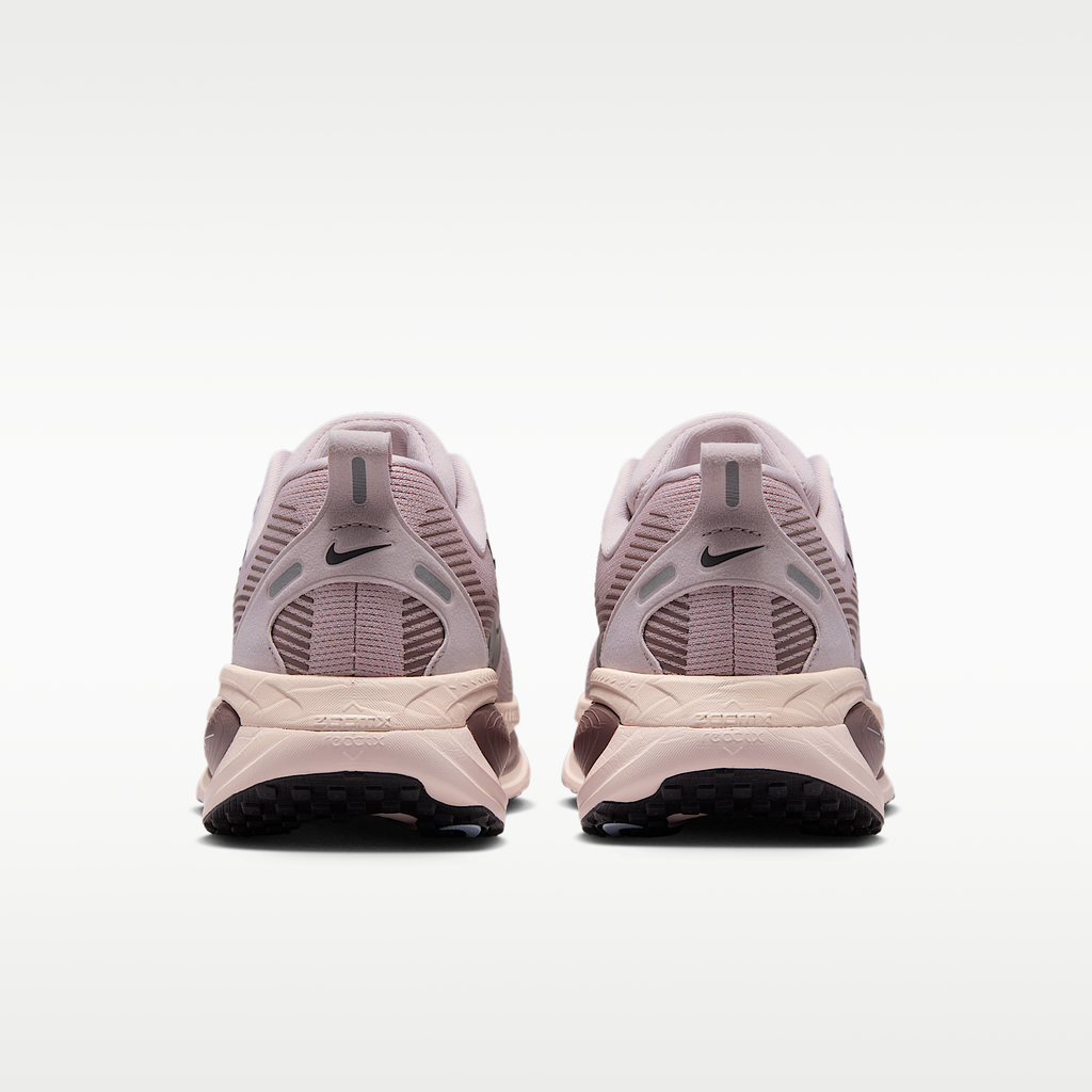 Wmns Vomero 18 'Particle Rose'