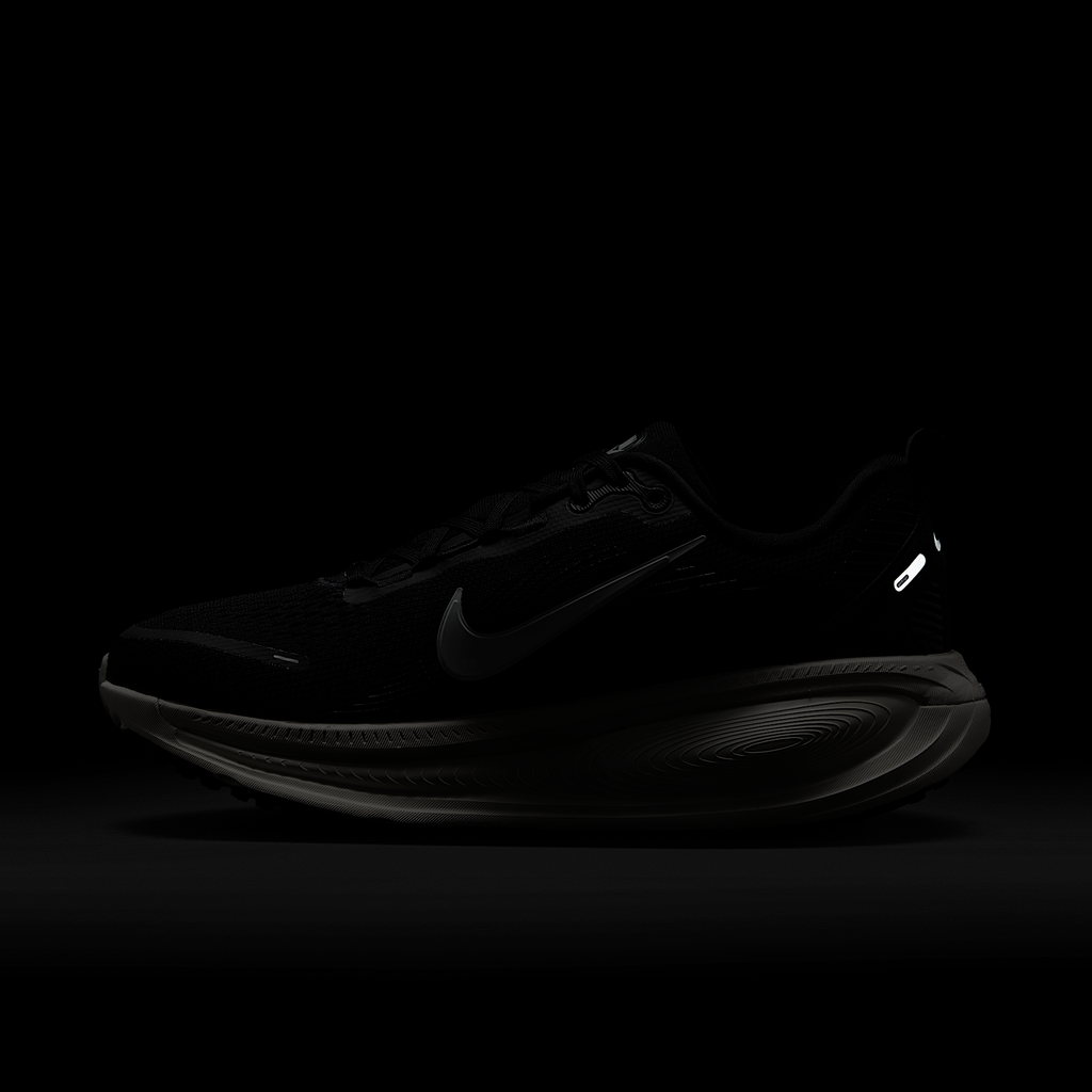 Vomero 18 'Black Coconut Milk'