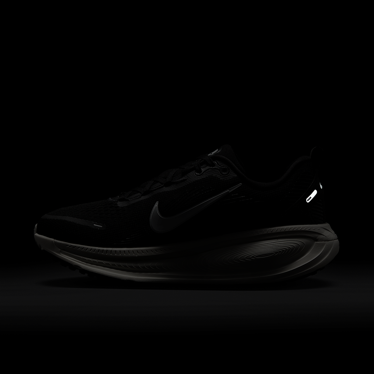 Vomero 18 'Black Coconut Milk'