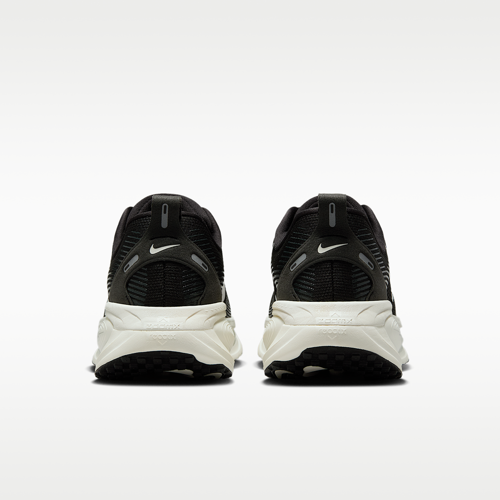 Vomero 18 'Black Coconut Milk'