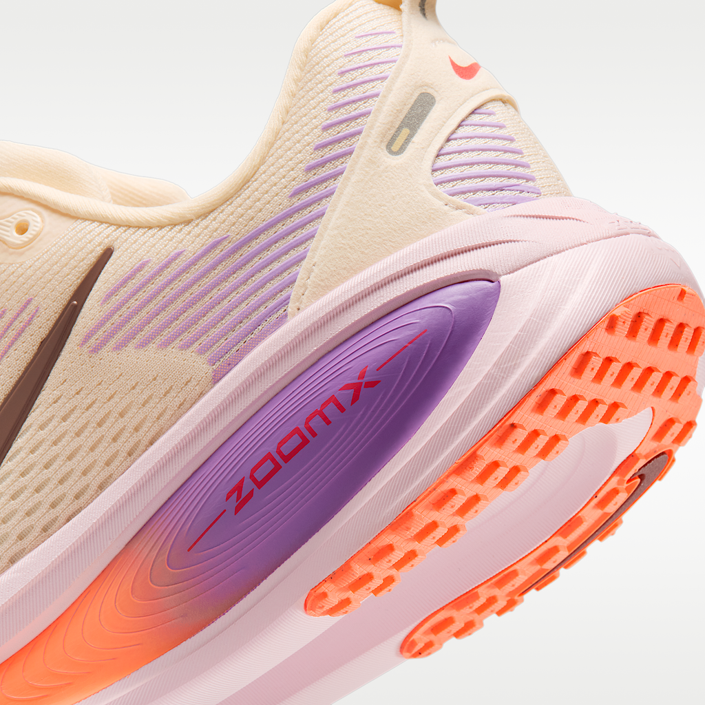 Vomero 18 Chalk/Pink