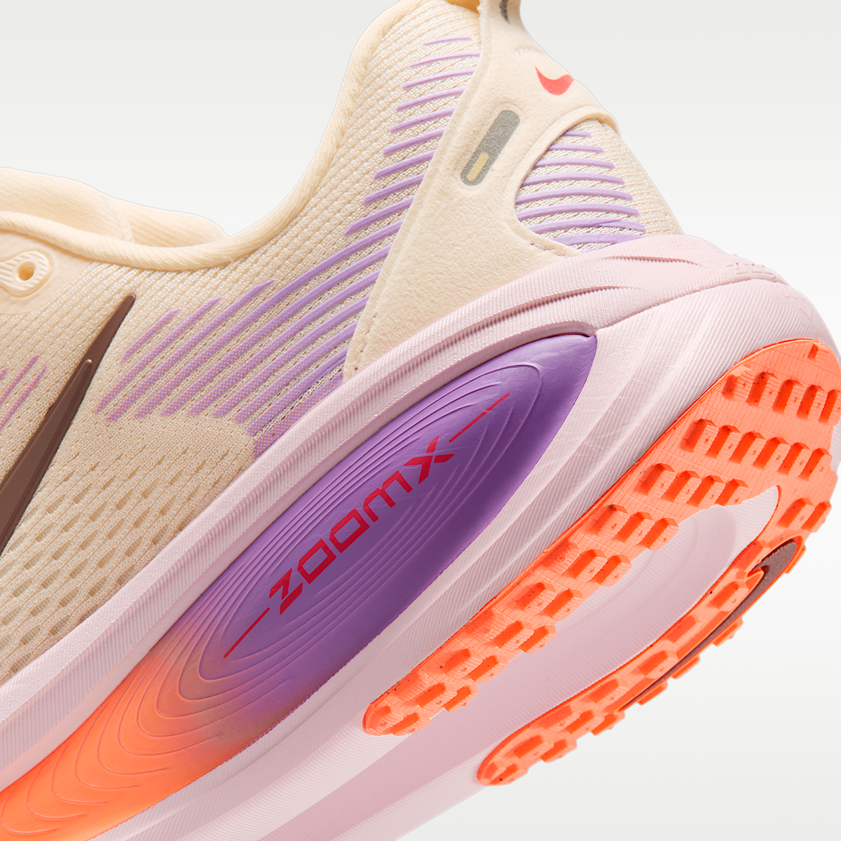 Vomero 18 Chalk/Pink