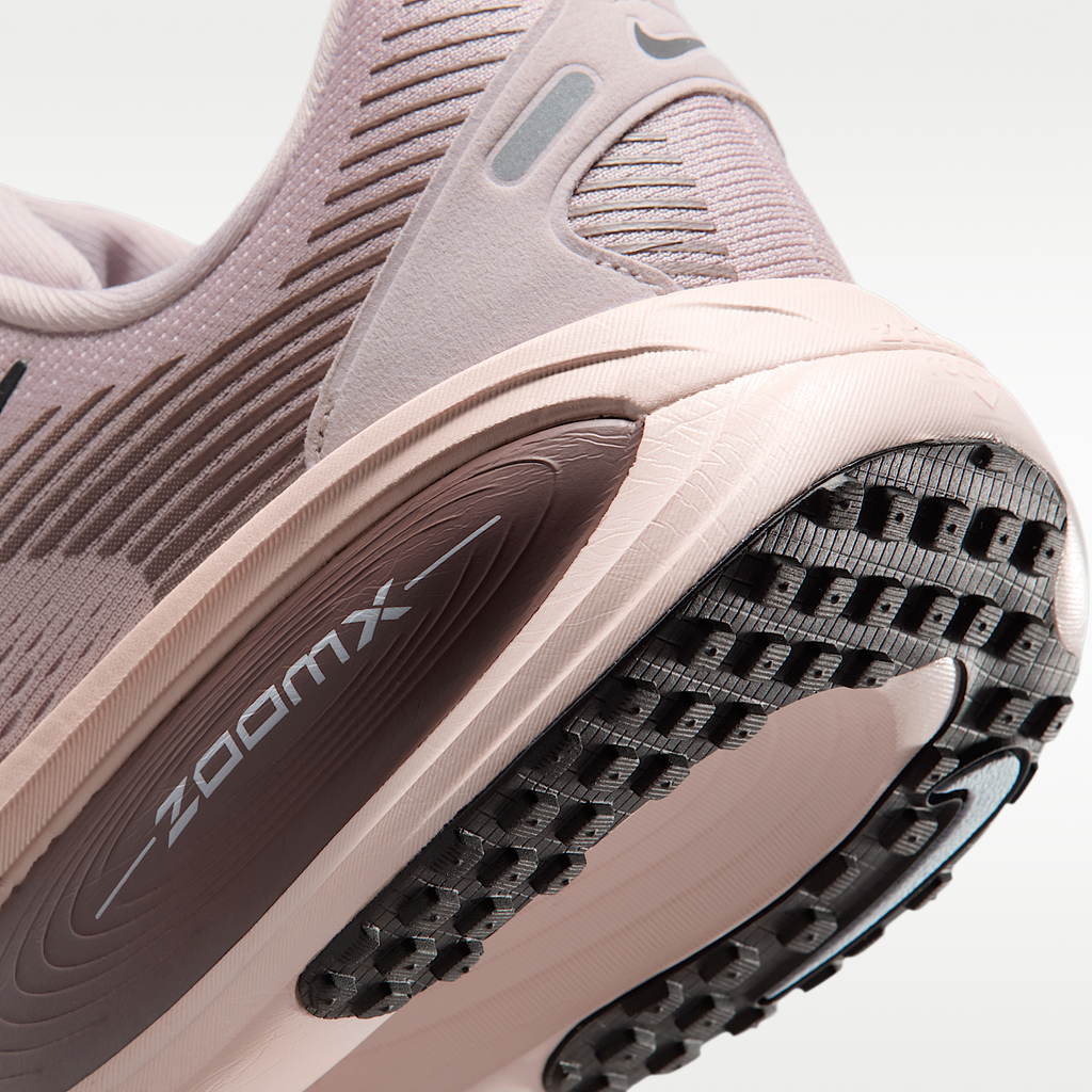 Wmns Vomero 18 'Particle Rose'