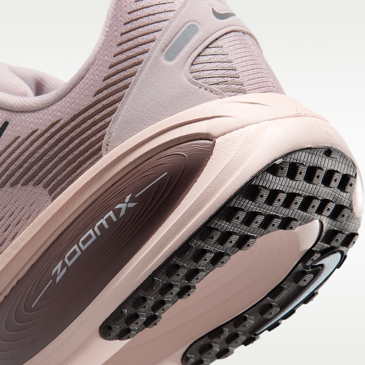 Wmns Vomero 18 'Particle Rose'
