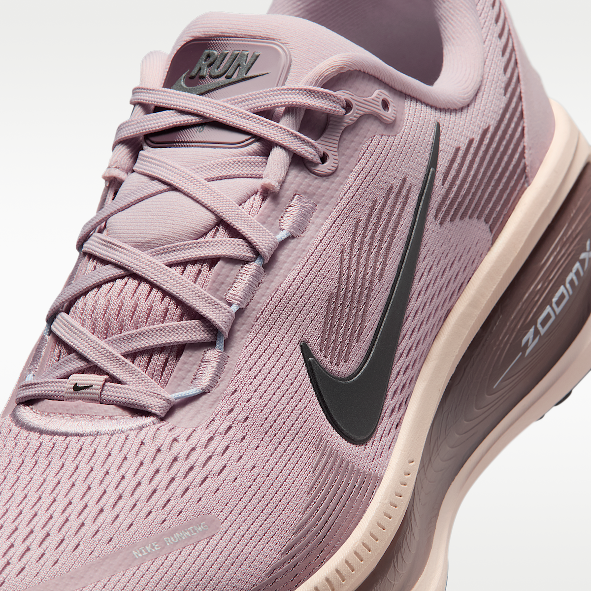 Wmns Vomero 18 'Particle Rose'