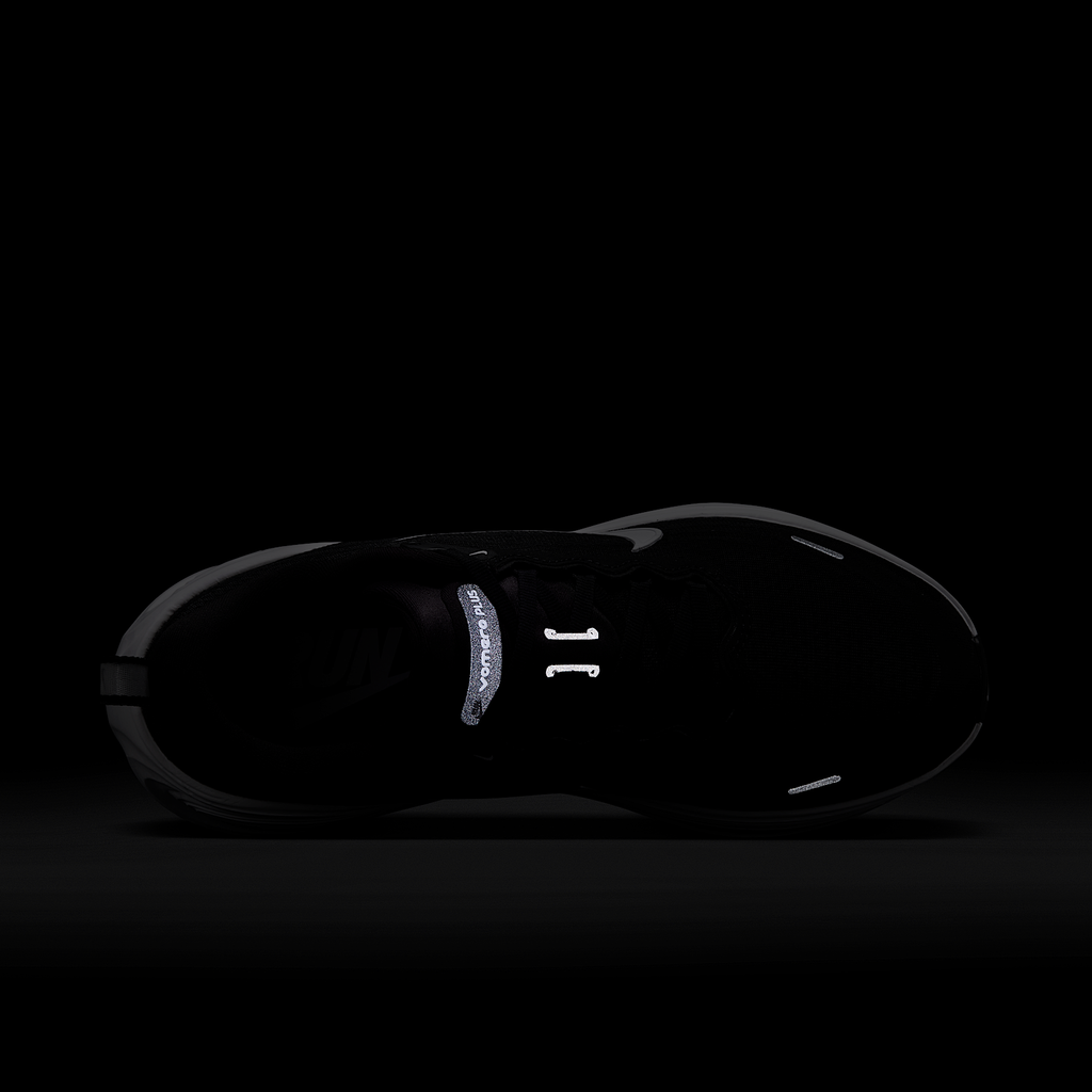 Vomero Plus Black/White