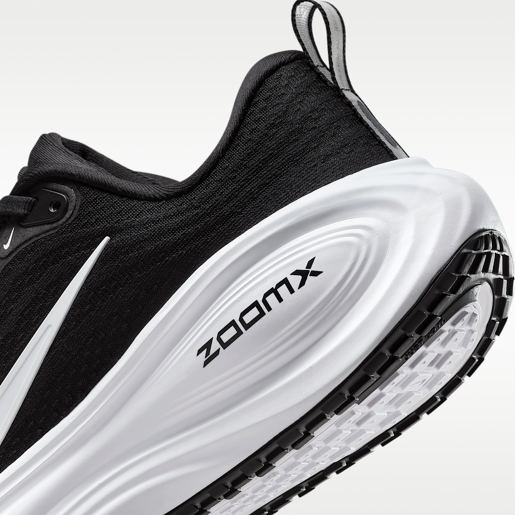 Vomero Plus Black/White