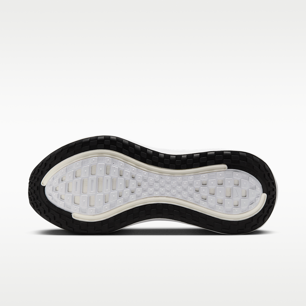 Vomero Plus Black/White