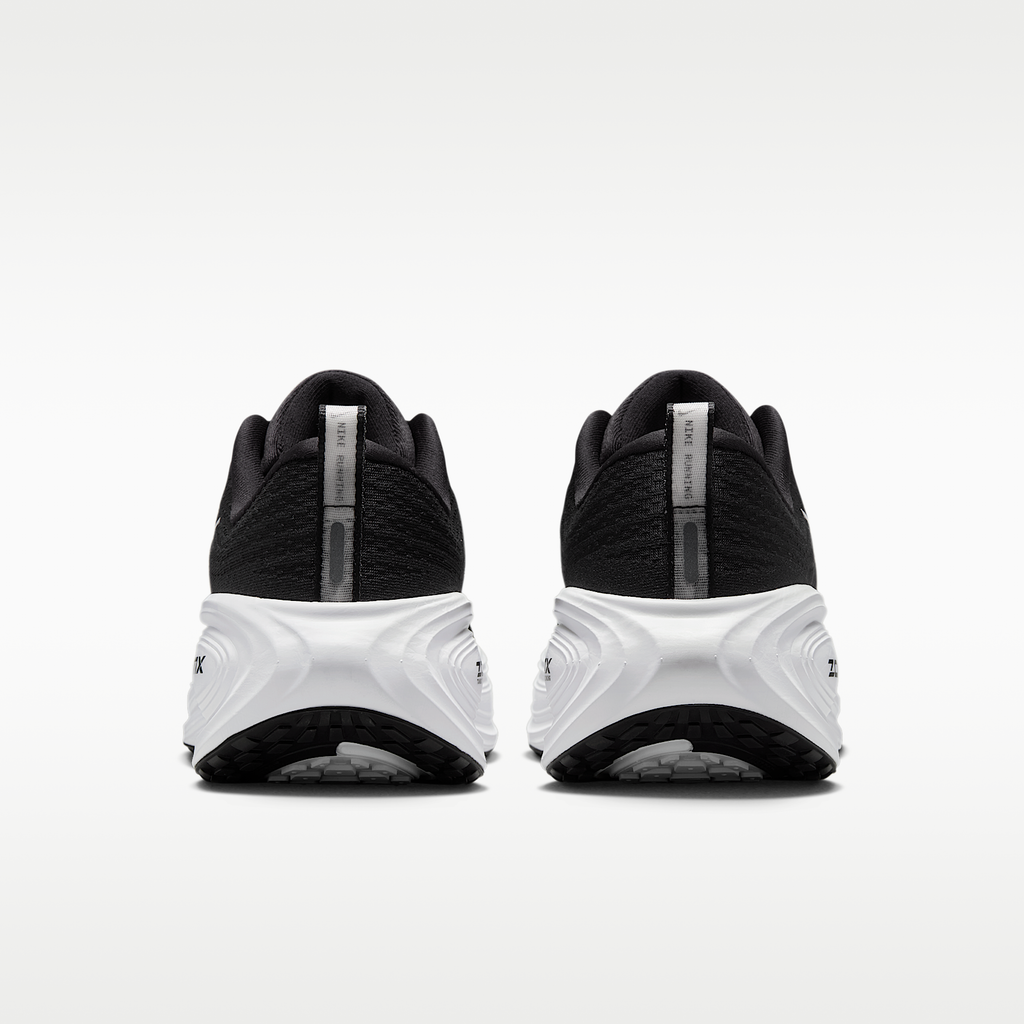Vomero Plus Black/White