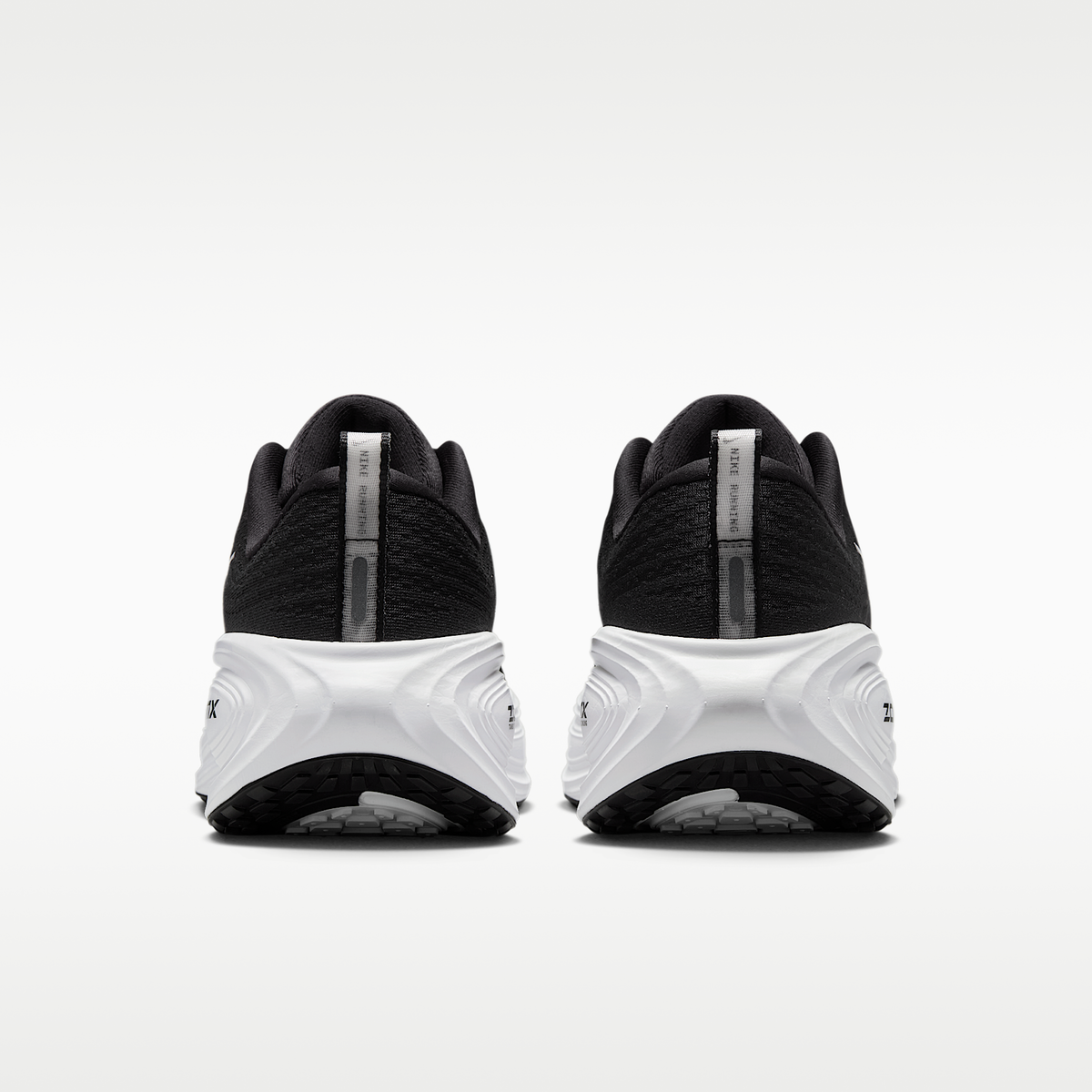 Vomero Plus Black/White