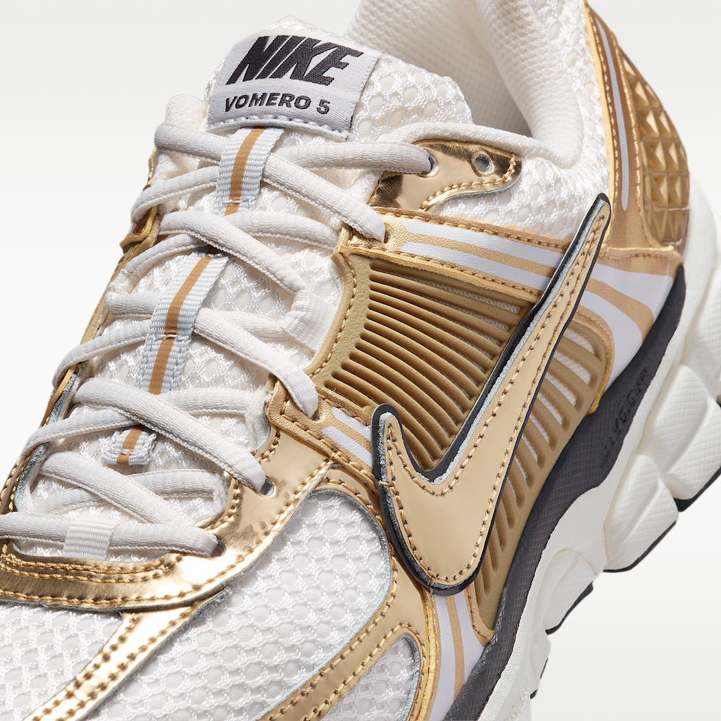 Wmns Zoom Vomero 5 Metallic Gold