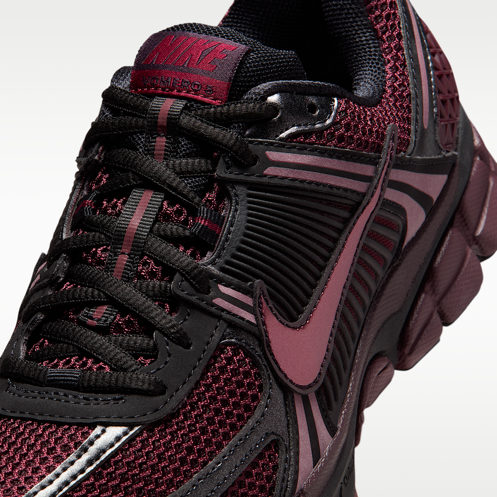 Zoom Vomero 5 Black / Burgundy Crush