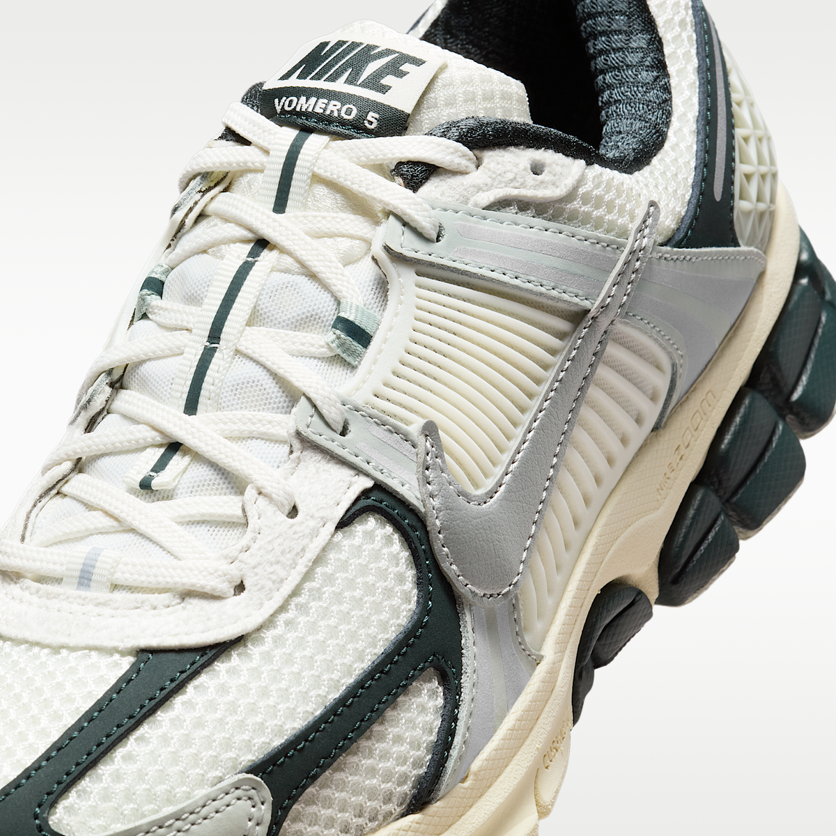 Zoom Vomero 5 Supersonic