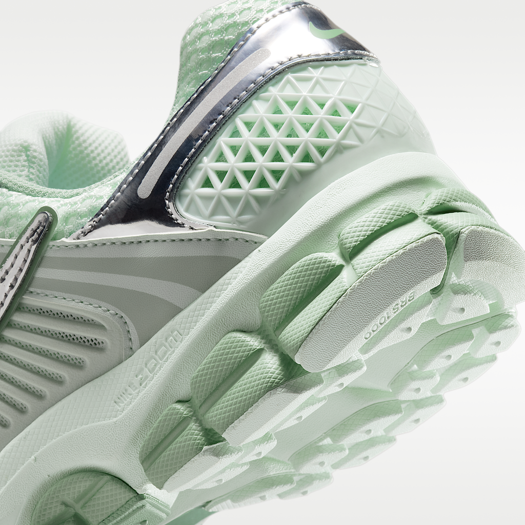 Zoom Vomero 5 Barely Green