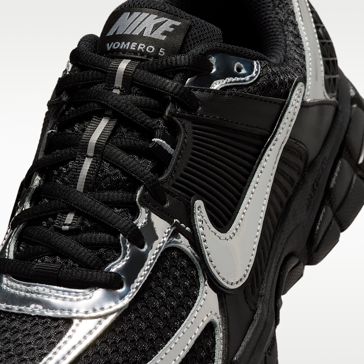 Zoom Vomero 5 Black Chrome/Iron Grey