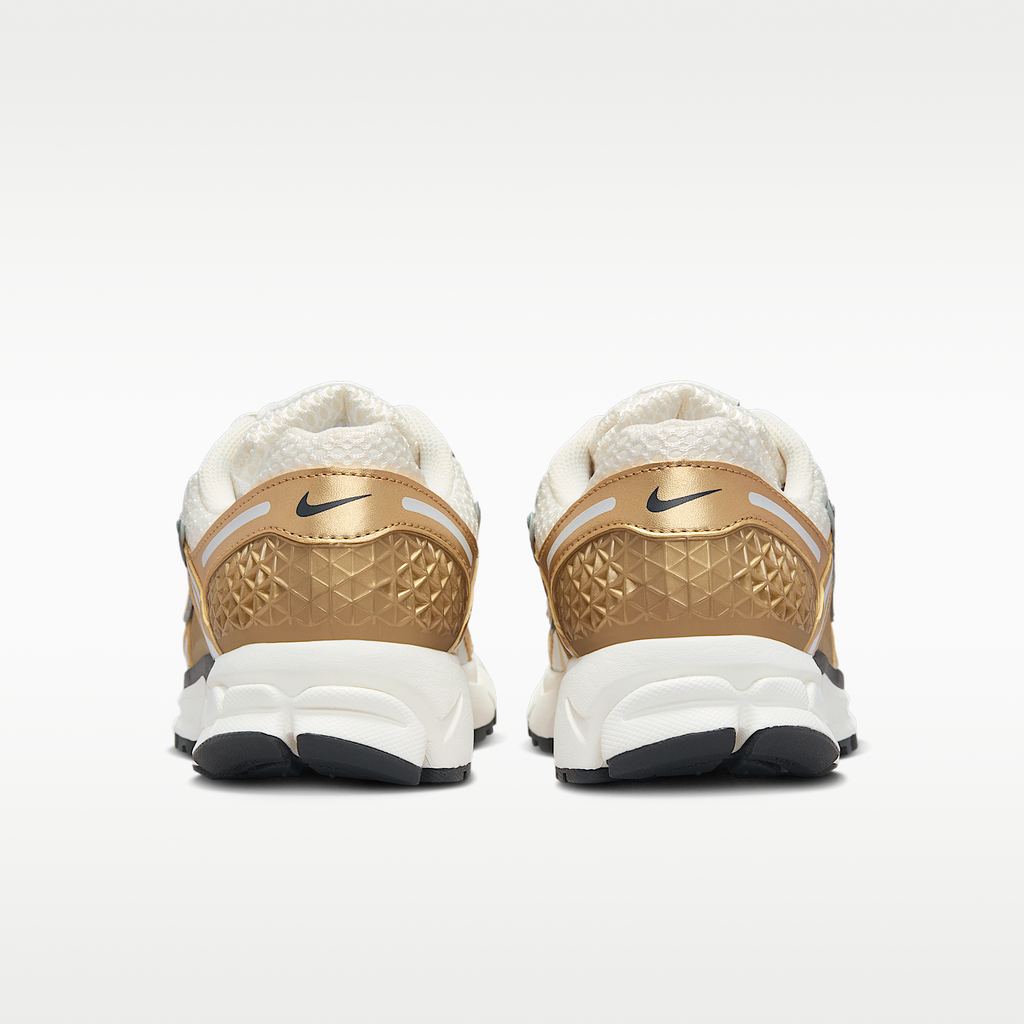 Wmns Zoom Vomero 5 Metallic Gold